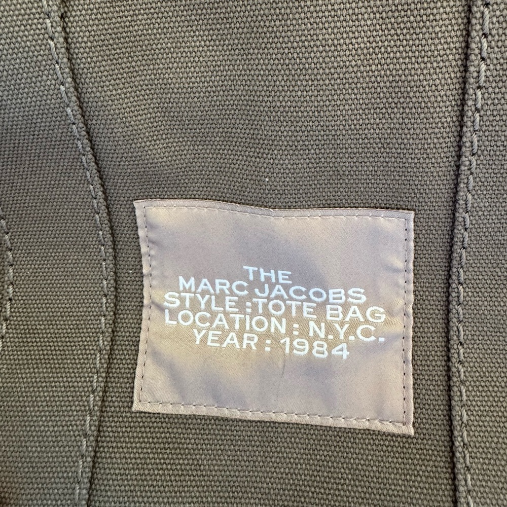 Marc Jacobs 'The Tote Bag' Canvas Tote in green - Picture 3 of 8